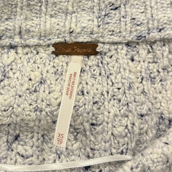 Free‎ People On Your Side Blue Multi Cable Knit Pullover Sweater Women’s Size XS - Picture 7 of 13